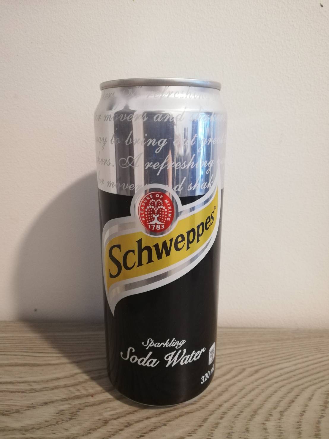 Schweppes Soda Water　フィリピン　炭酸水